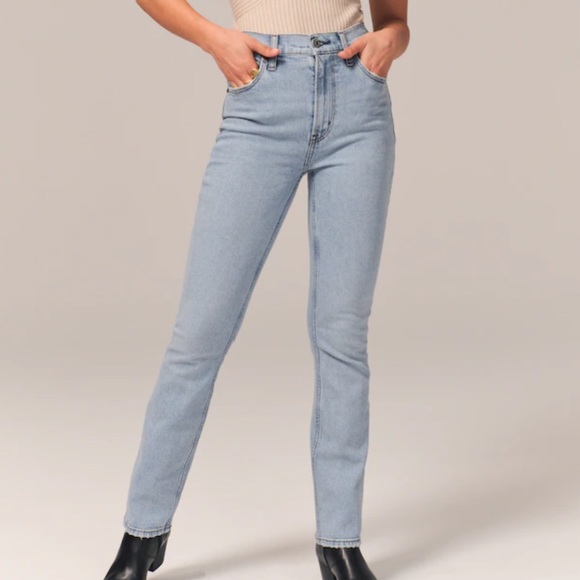 Abercrombie & Fitch Denim - Ultra High Rise 90s Slim Straight Jean